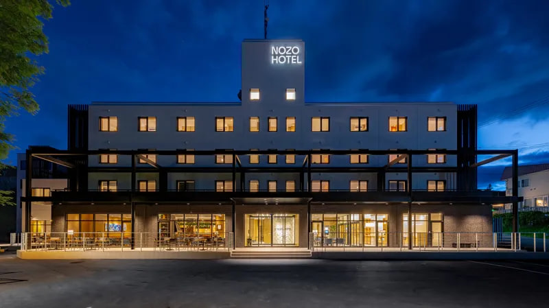 เดินจากโรงแรมถึงลานสกีเพียง 4 นาที! Nozo Hotel ในฮอกไกโดช่วงชิงโอกาสทางธุรกิจในช่วงฤดูหนาว ด้วยคอร์สเรียน การคมนาคม และสุนทรียศาสตร์แห่งพื้นที่
